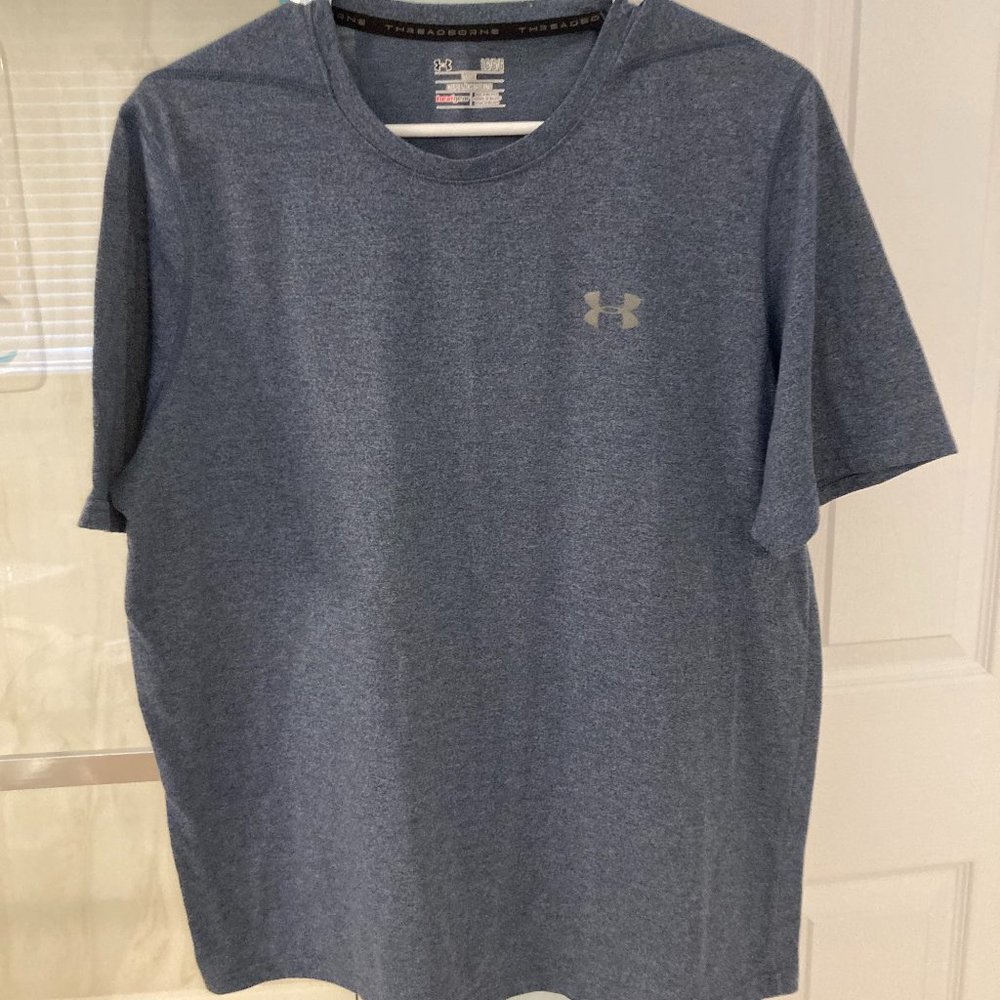 Under Armour heat gear t-shirt, size Large